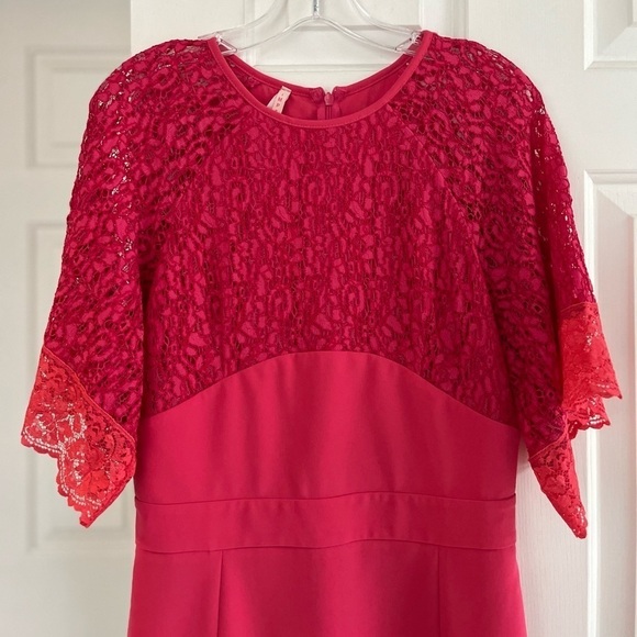 IMPERIAL Italian Bell Sleeve Fuchsia Lace Sheath Dress Size Medium - Picture 1 of 16